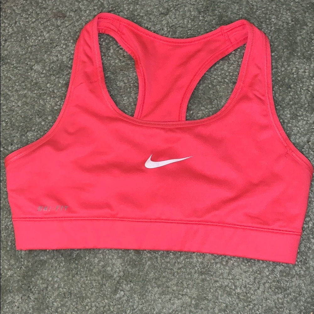 PINK NIKE SPORTS BRA😍
